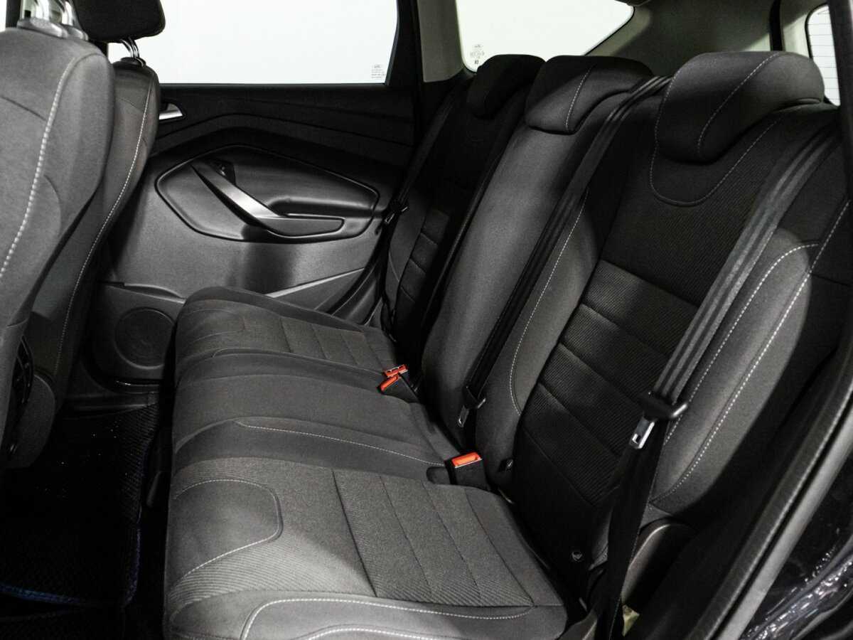 Ford Kuga с пробегом — 2015 год. Фото: #9