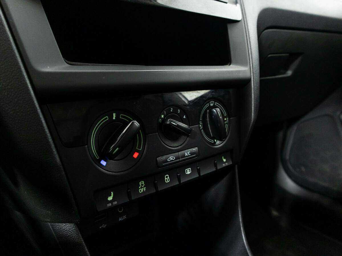 Skoda Rapid с пробегом — 2017 год. Фото: #14