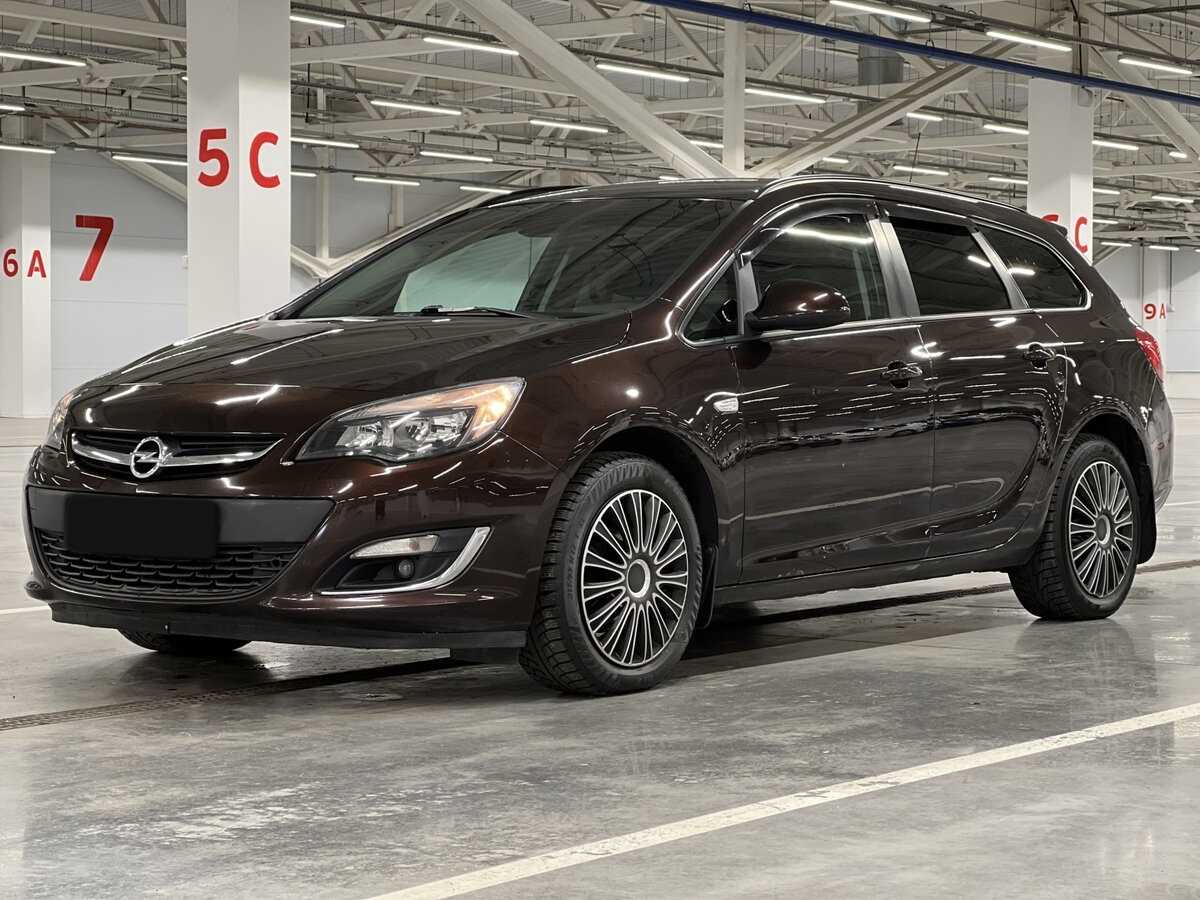 Opel Astra с пробегом — 2013 год. Посмотреть фото