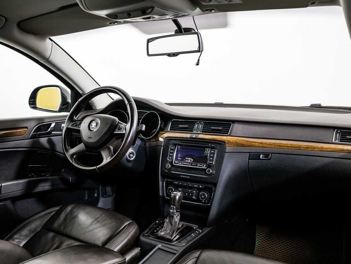 Skoda Superb с пробегом — 2014 год. Фото: #8