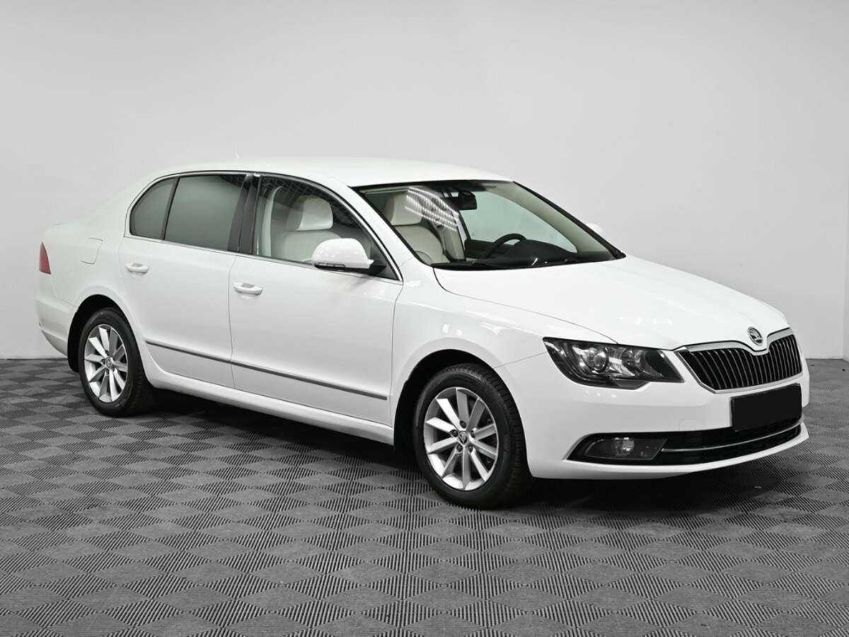 Skoda Superb с пробегом — 2013 год. Фото: #2