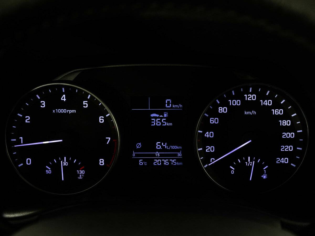 Hyundai Elantra с пробегом — 2016 год. Фото: #14