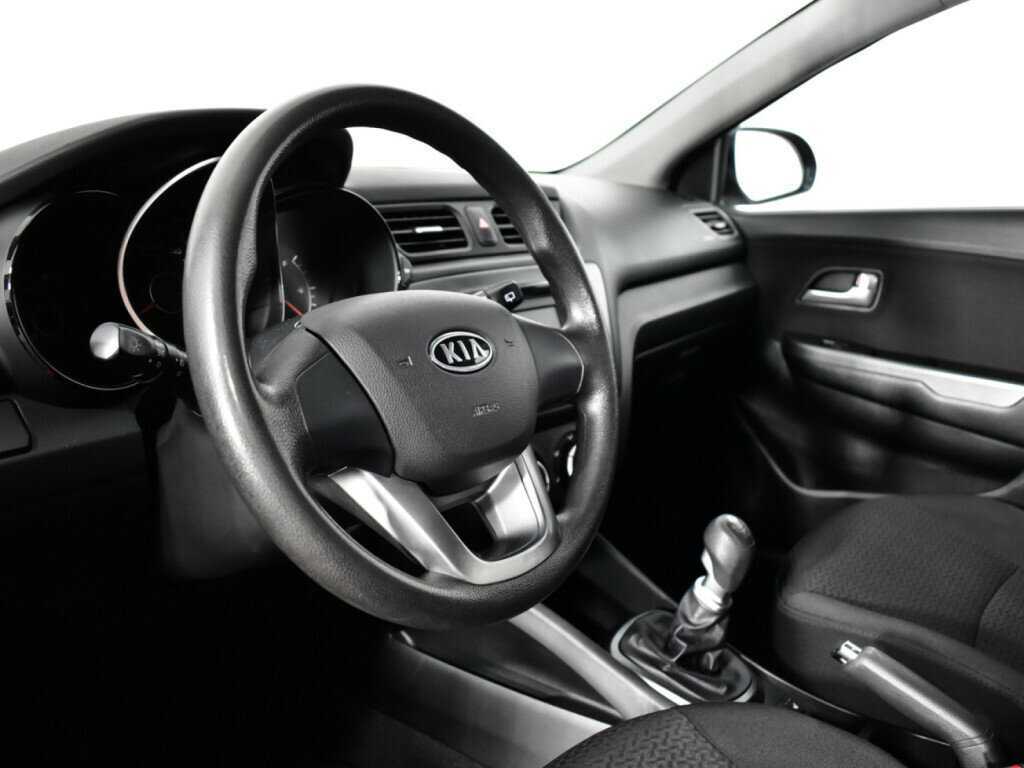 Kia Rio с пробегом — 2012 год. Фото: #12