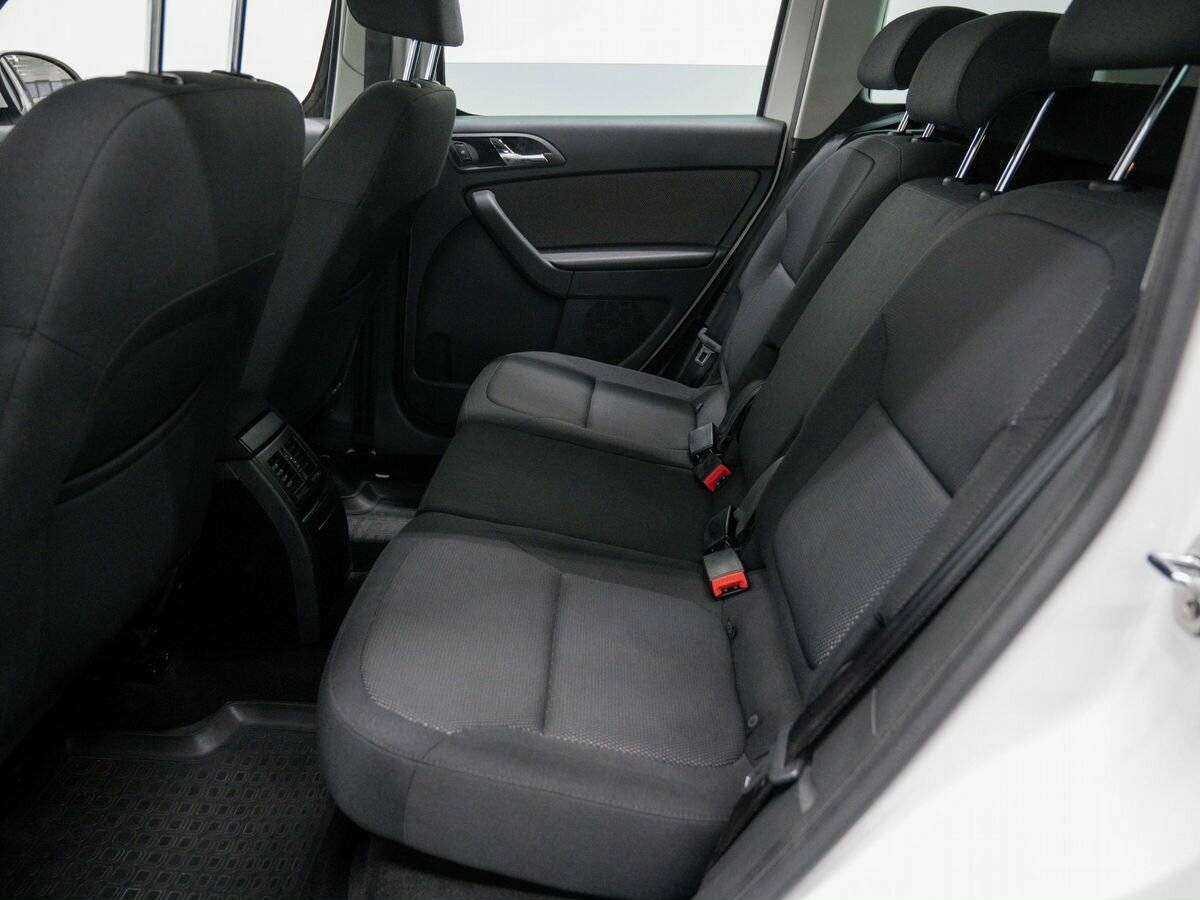 Skoda Yeti с пробегом — 2013 год. Фото: #10