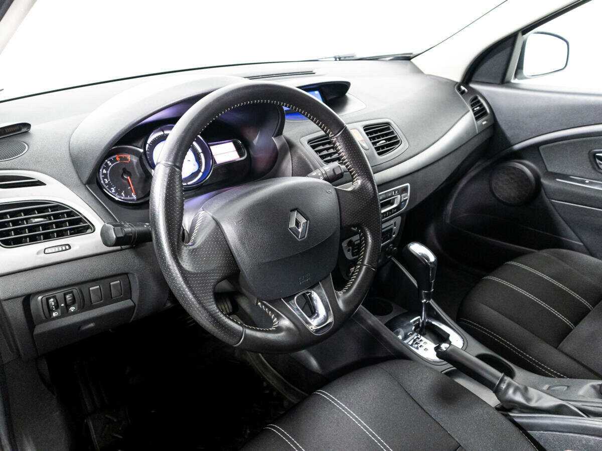 Renault Megane с пробегом — 2014 год. Фото: #10