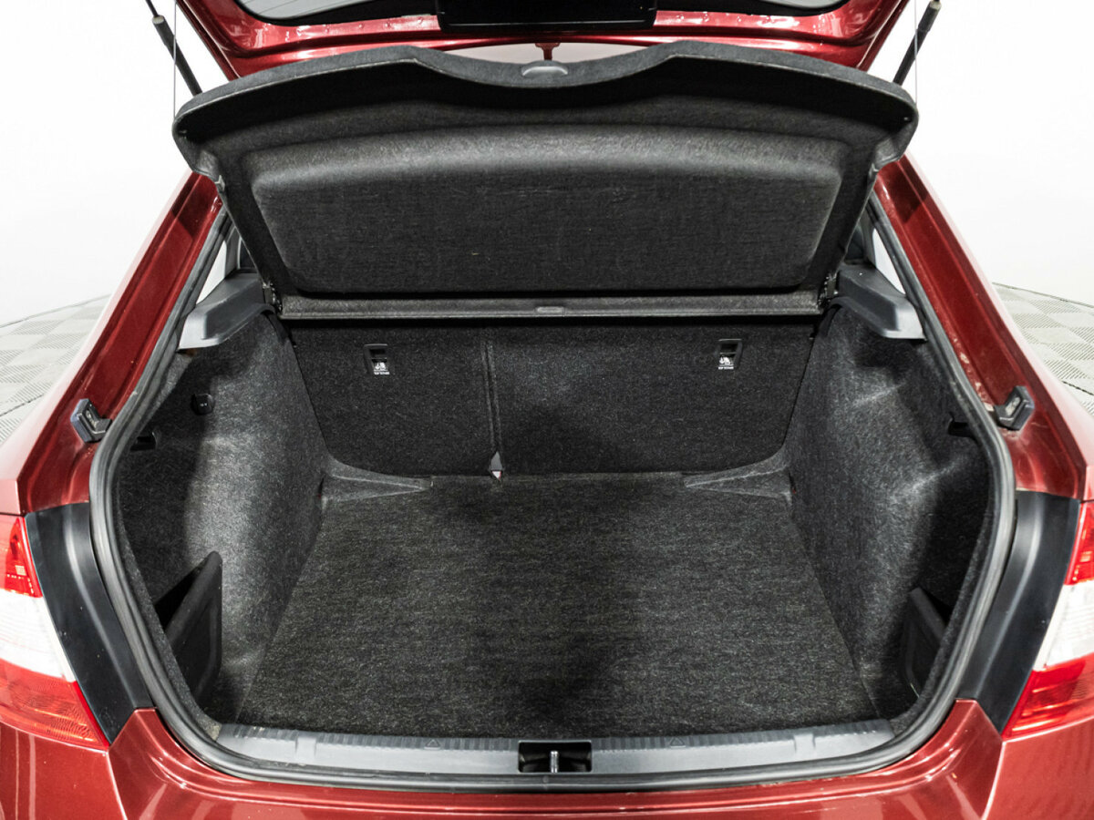 Skoda Rapid с пробегом — 2016 год. Фото: #14