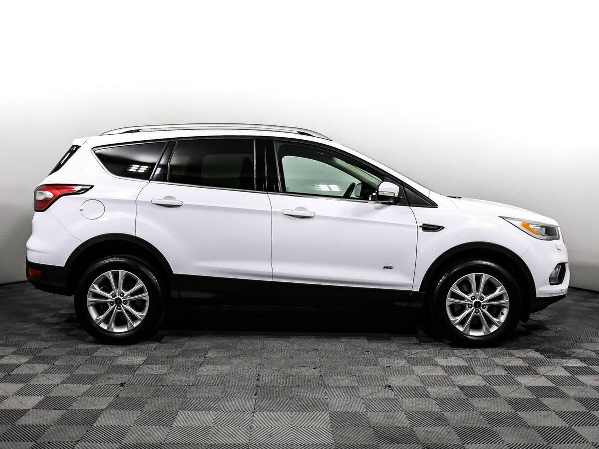 Ford Kuga с пробегом — 2017 год. Фото: #3