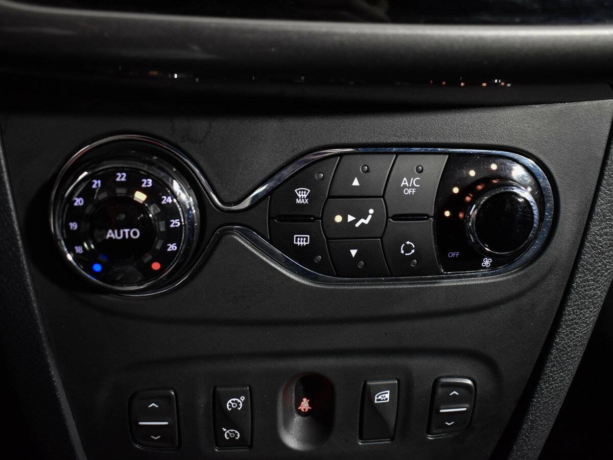 Renault Sandero с пробегом — 2016 год. Фото: #13