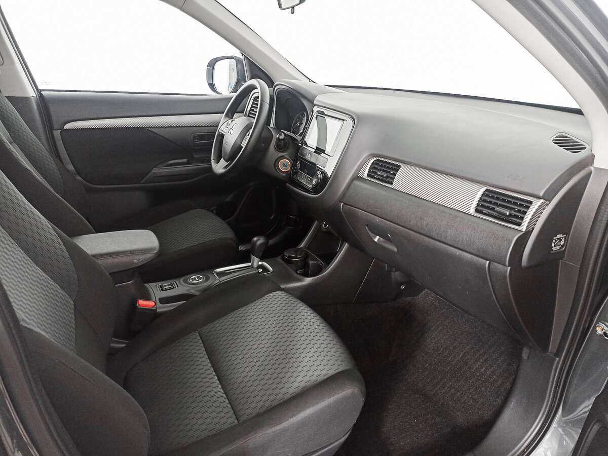Mitsubishi Outlander с пробегом — 2014 год. Фото: #10