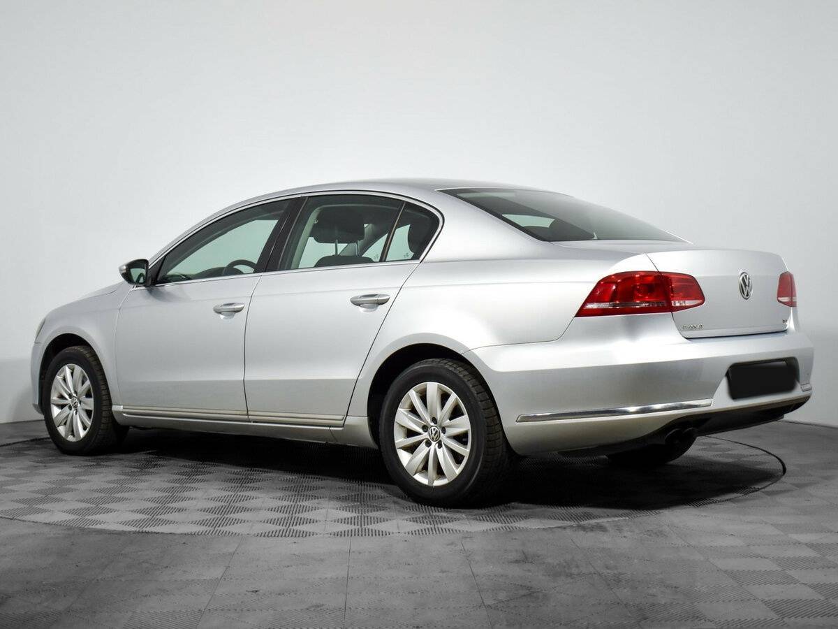 Volkswagen Passat с пробегом — 2012 год. Фото: #6