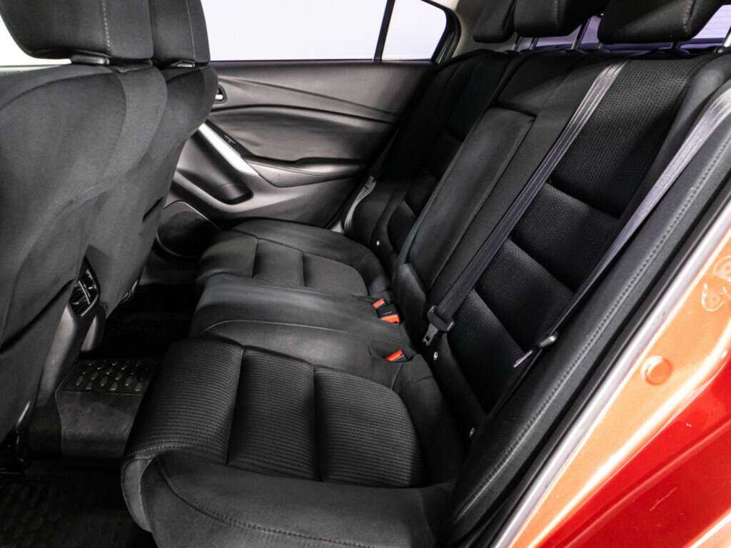 Mazda 6 с пробегом — 2015 год. Фото: #9