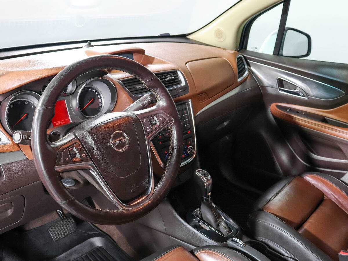 Opel Mokka с пробегом — 2013 год. Фото: #11