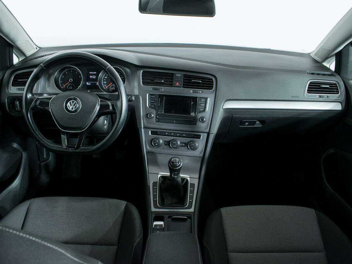 Volkswagen Golf с пробегом — 2013 год. Фото: #11