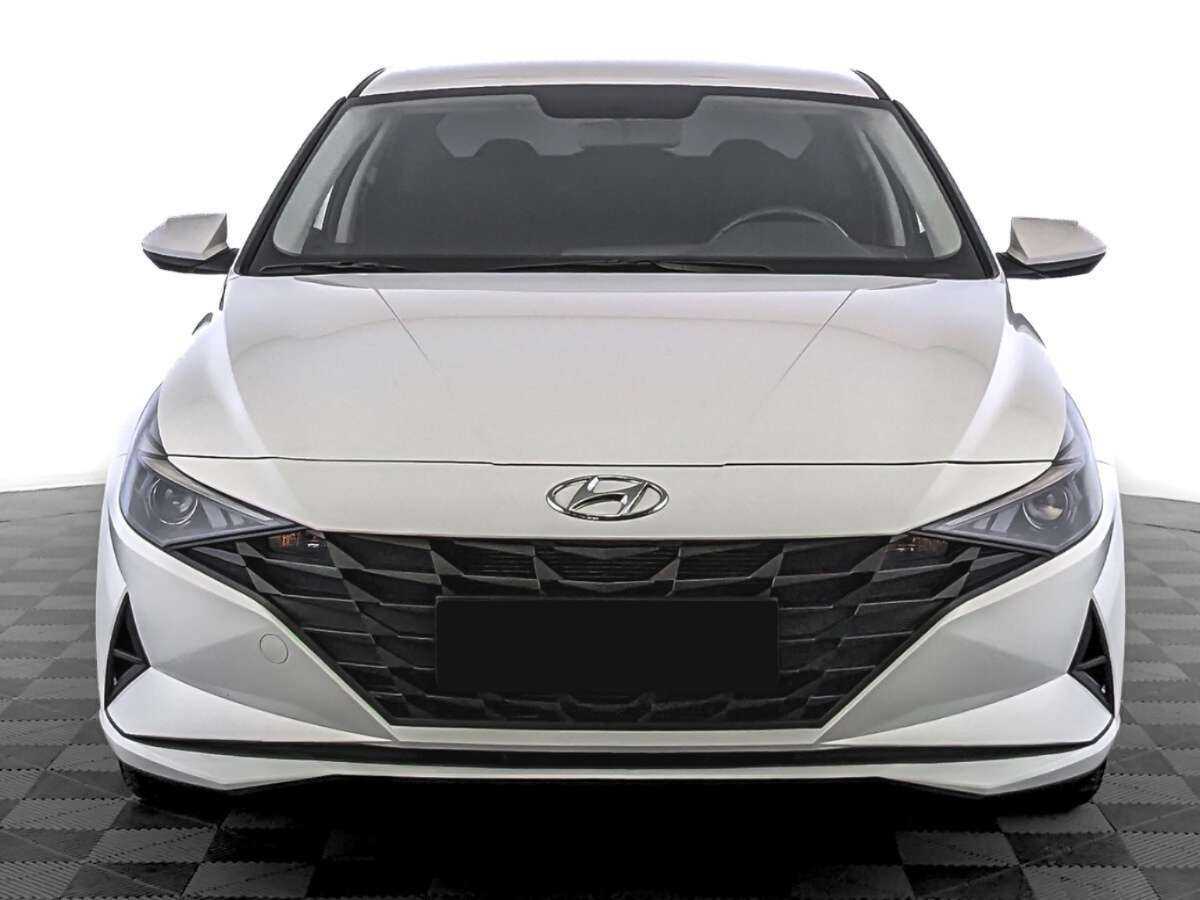 Hyundai Elantra с пробегом — 2022 год. Фото: #1