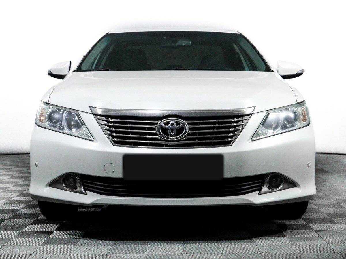 Toyota Camry с пробегом — 2013 год. Фото: #1