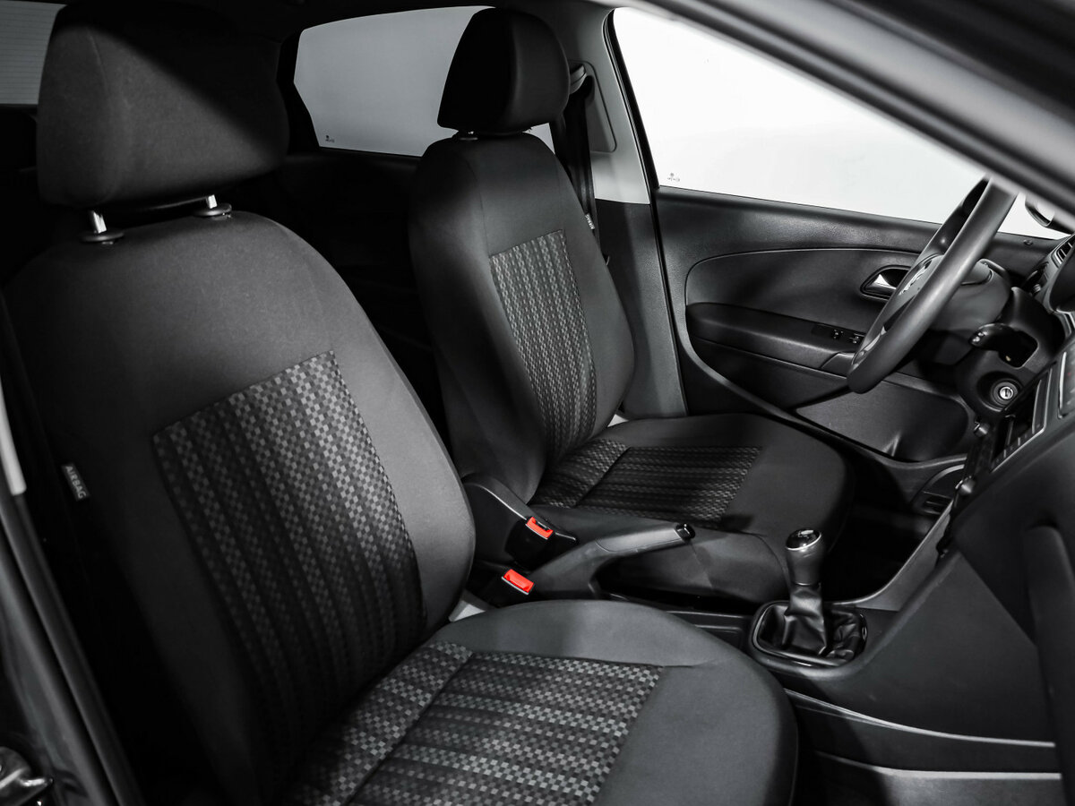 Volkswagen Polo с пробегом — 2018 год. Фото: #15