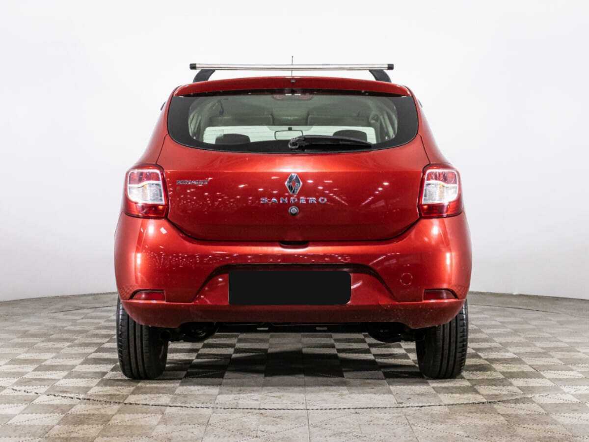 Renault Sandero с пробегом — 2015 год. Фото: #5