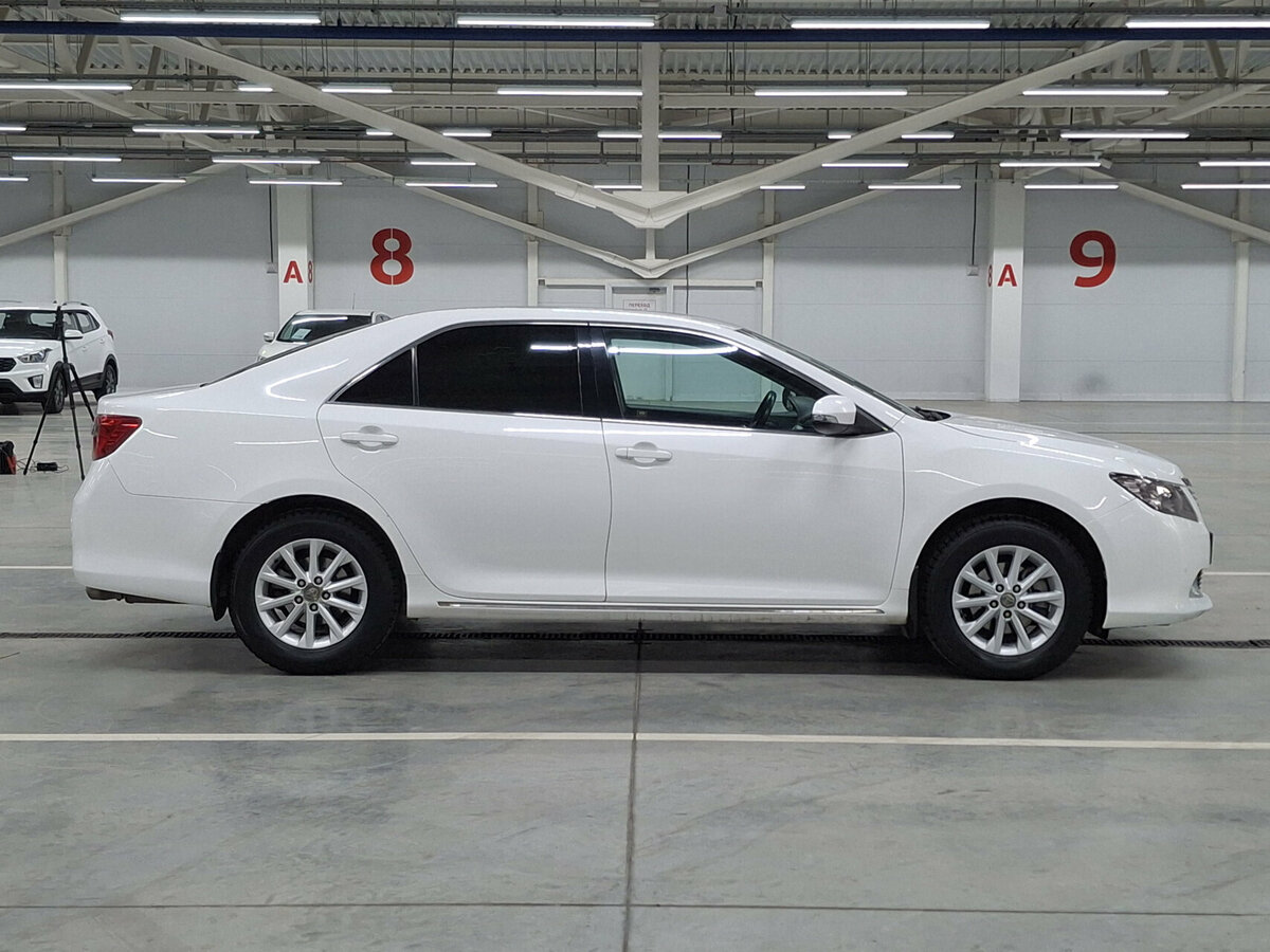 Toyota Camry с пробегом — 2013 год. Фото: #3