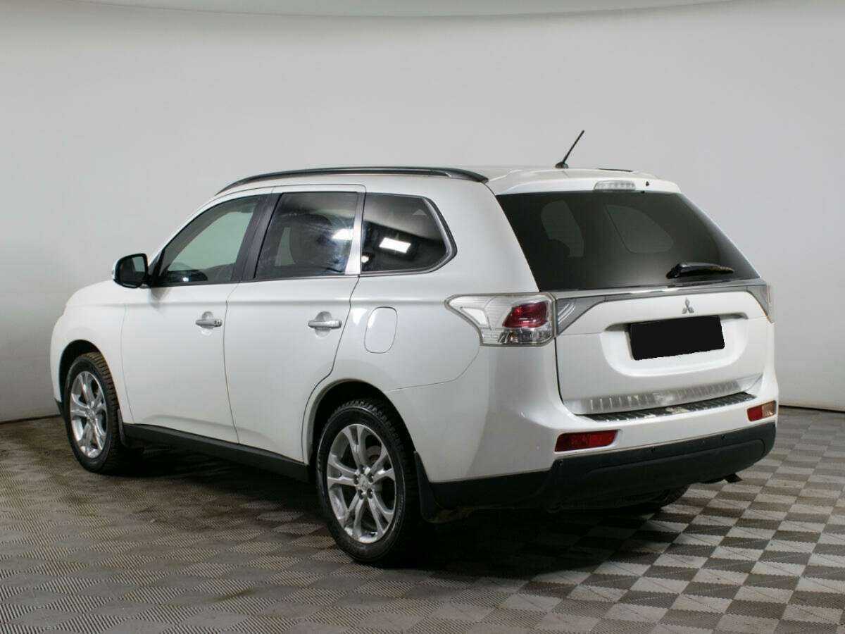 Mitsubishi Outlander с пробегом — 2013 год. Фото: #4