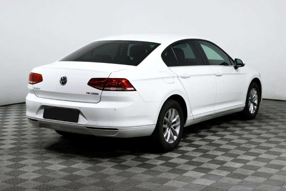 Volkswagen Passat с пробегом — 2016 год. Фото: #4