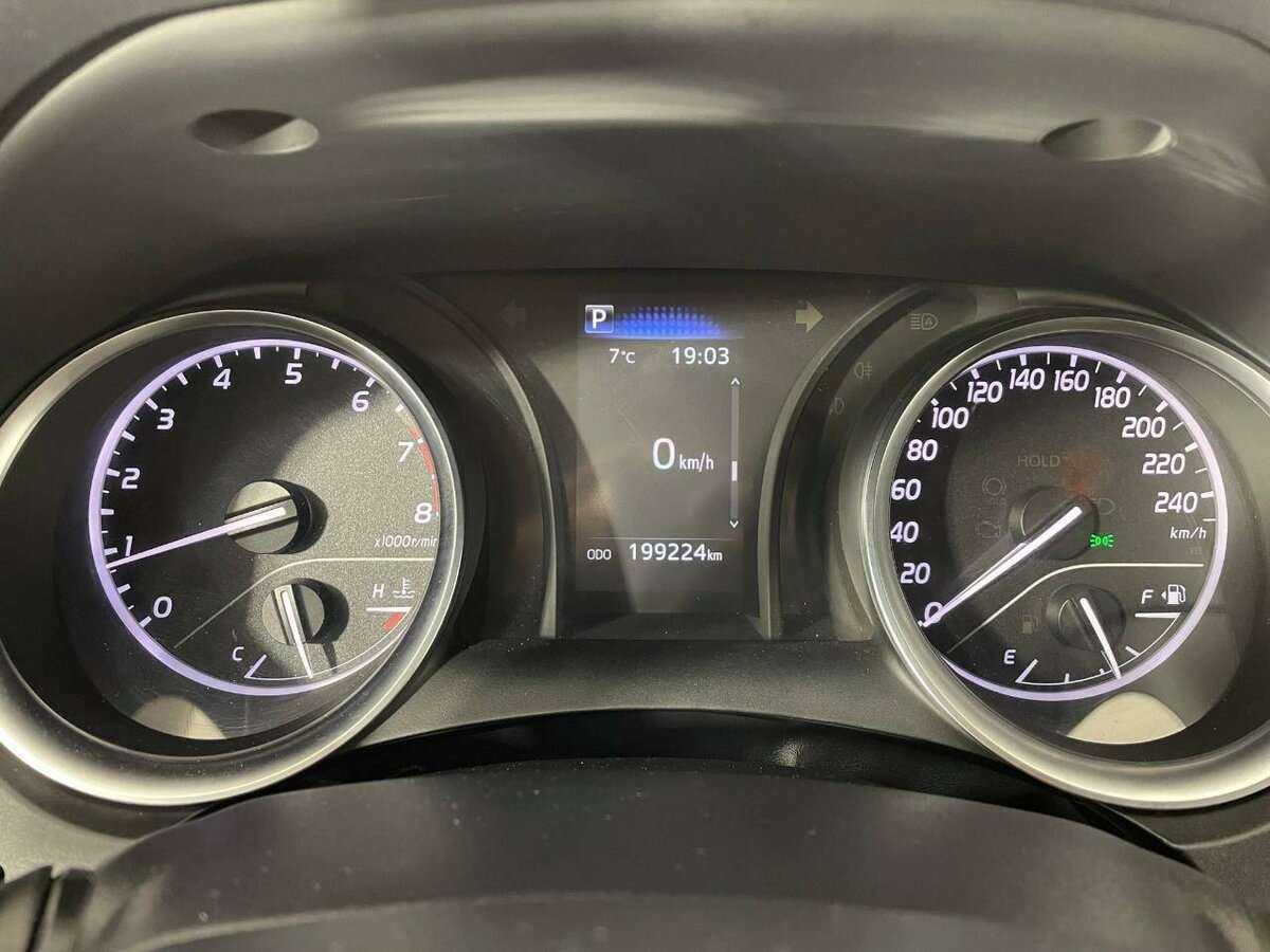 Toyota Camry с пробегом — 2021 год. Фото: #10