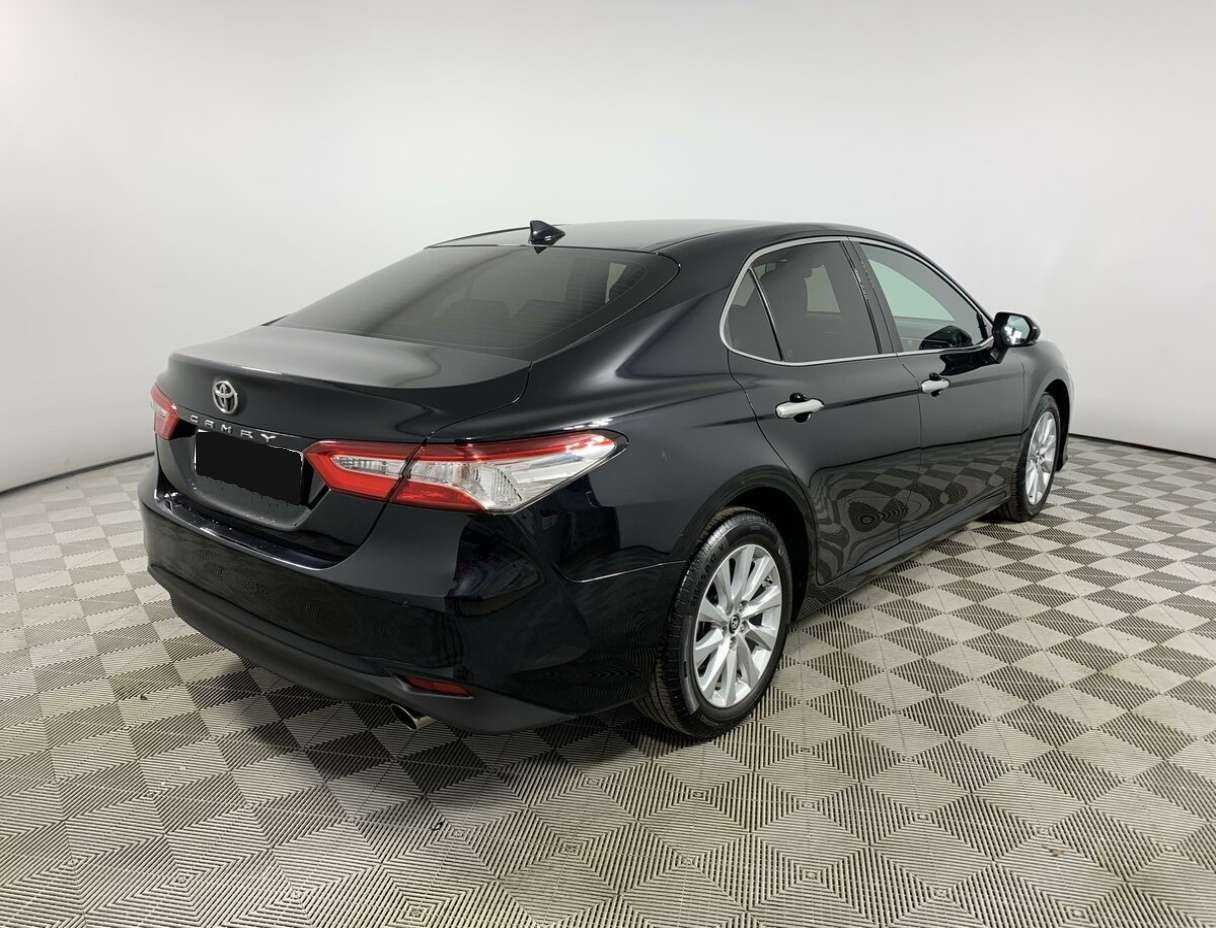 Toyota Camry с пробегом — 2019 год. Фото: #4