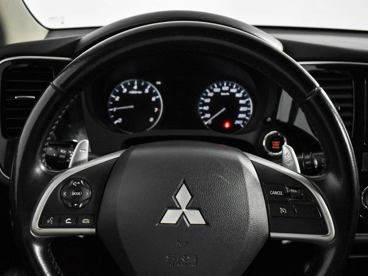 Mitsubishi Outlander с пробегом — 2014 год. Фото: #17