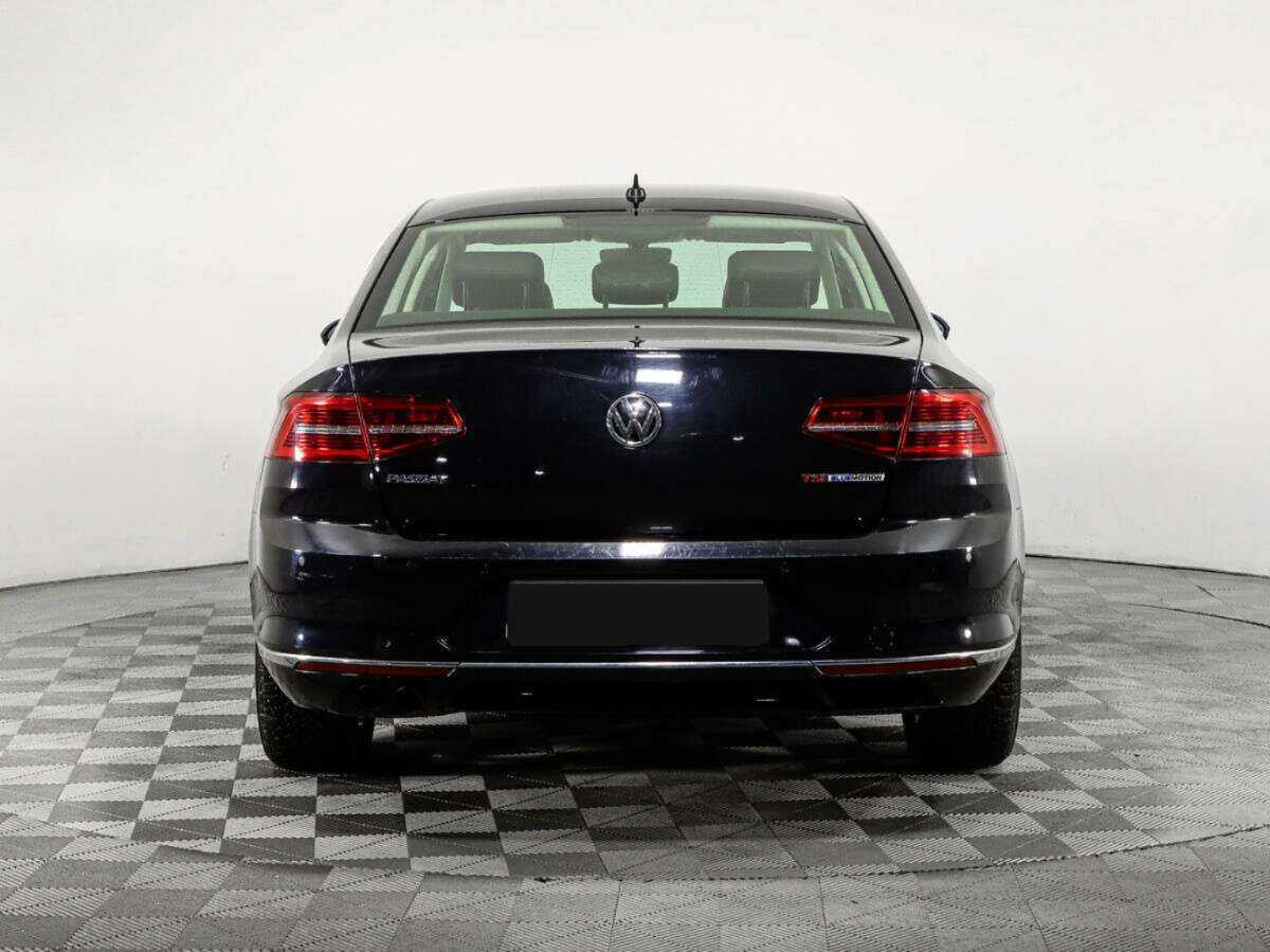 Volkswagen Passat с пробегом — 2016 год. Фото: #5