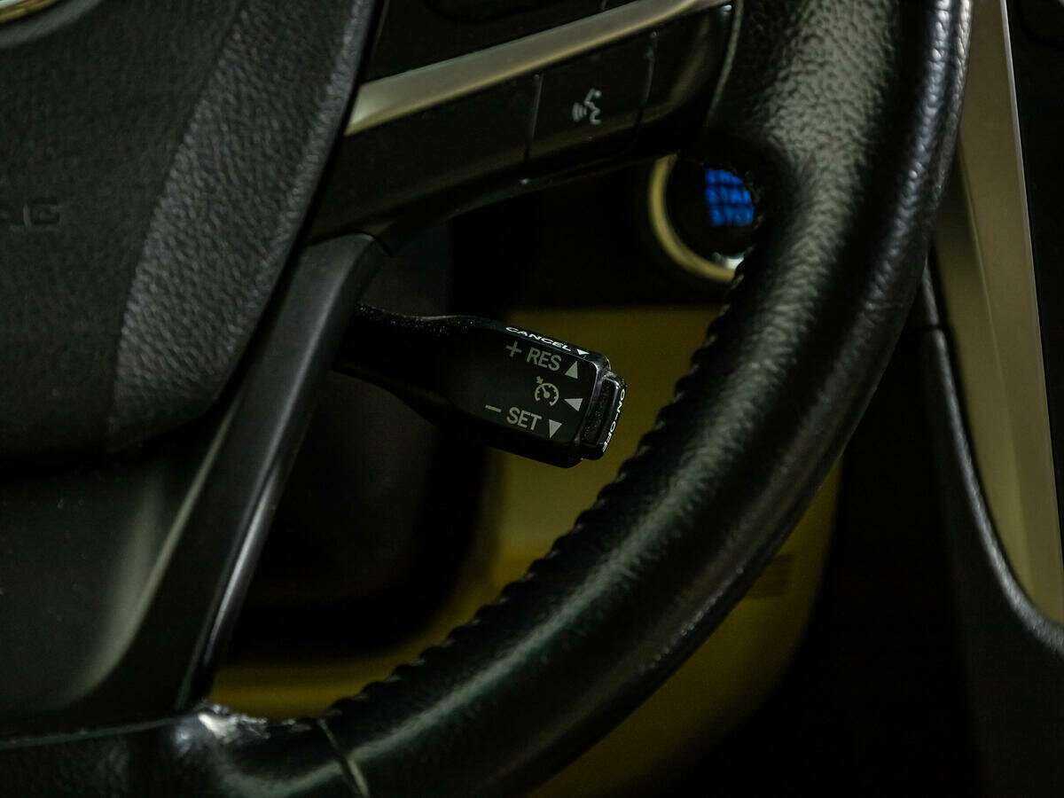 Toyota Camry с пробегом — 2015 год. Фото: #18