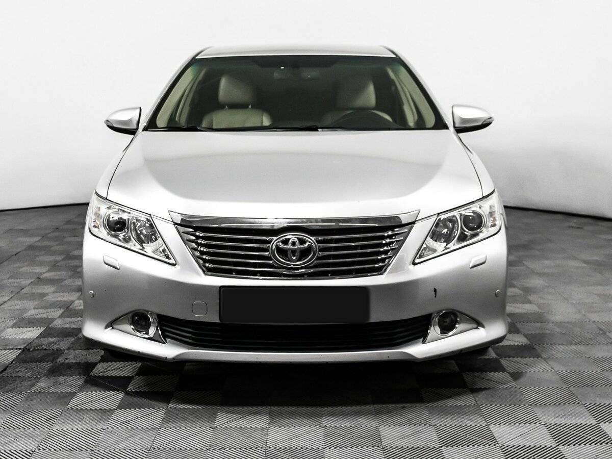 Toyota Camry с пробегом — 2012 год. Фото: #1