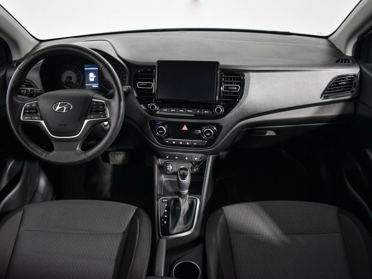 Hyundai Solaris с пробегом — 2022 год. Фото: #12