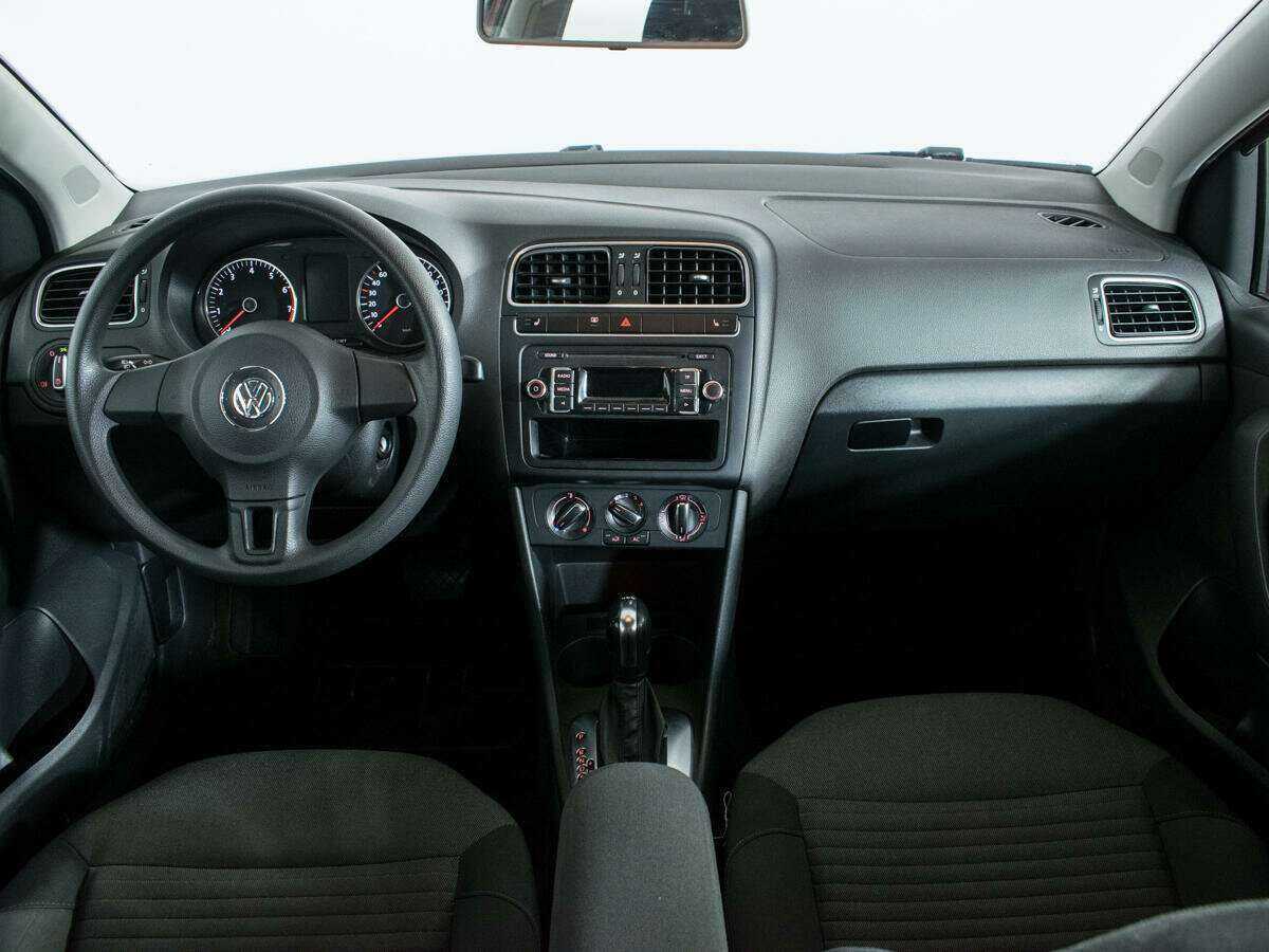 Volkswagen Polo с пробегом — 2012 год. Фото: #11