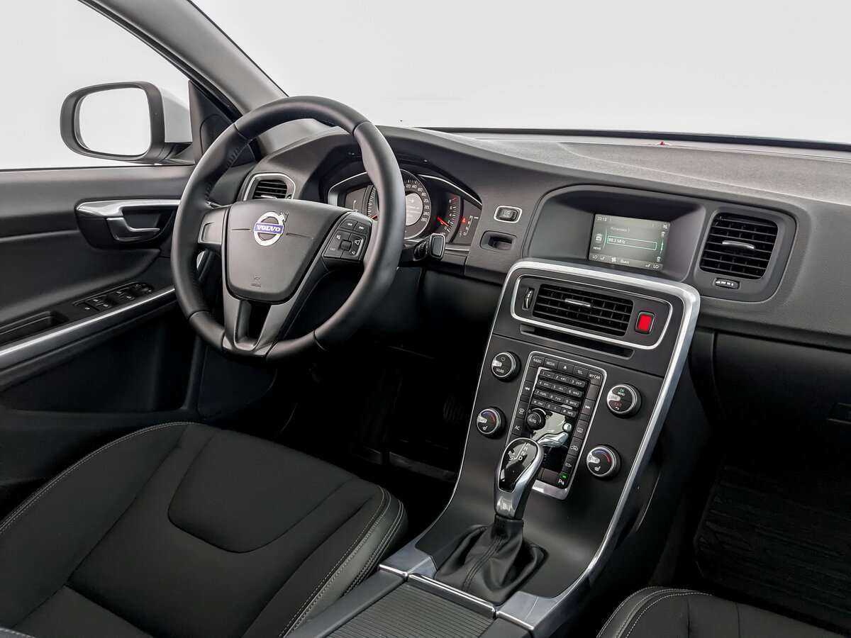 Volvo S60 с пробегом — 2015 год. Фото: #23