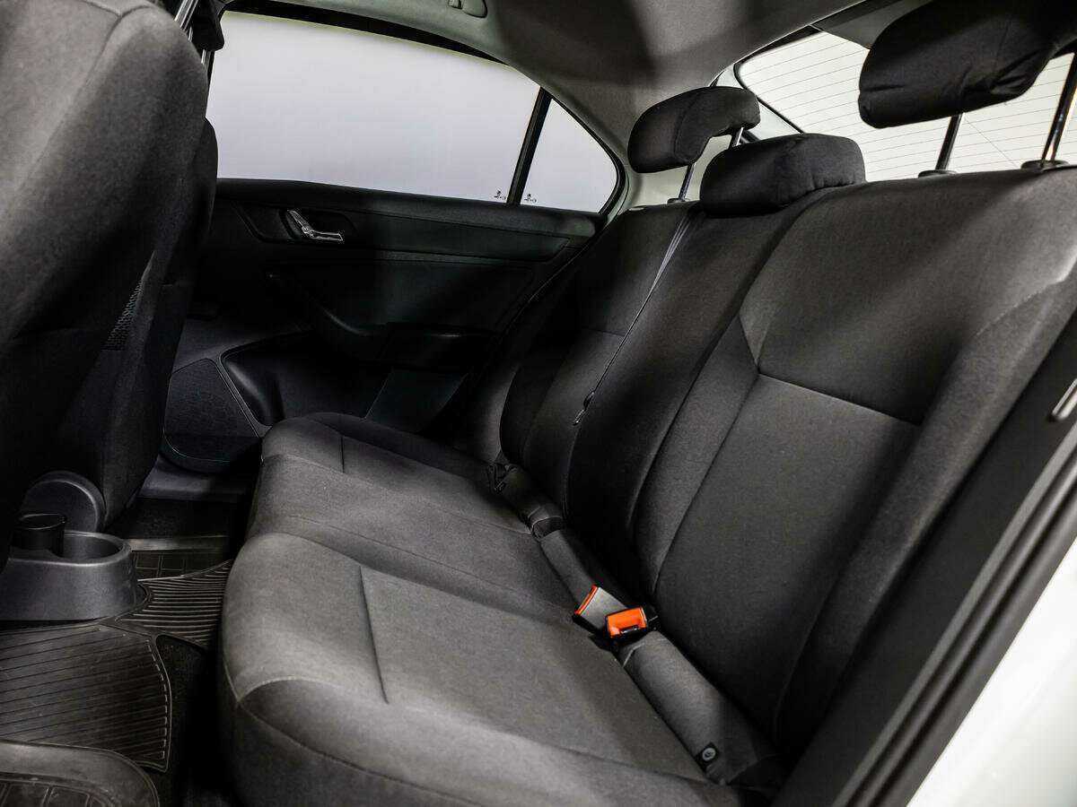 Skoda Rapid с пробегом — 2016 год. Фото: #8