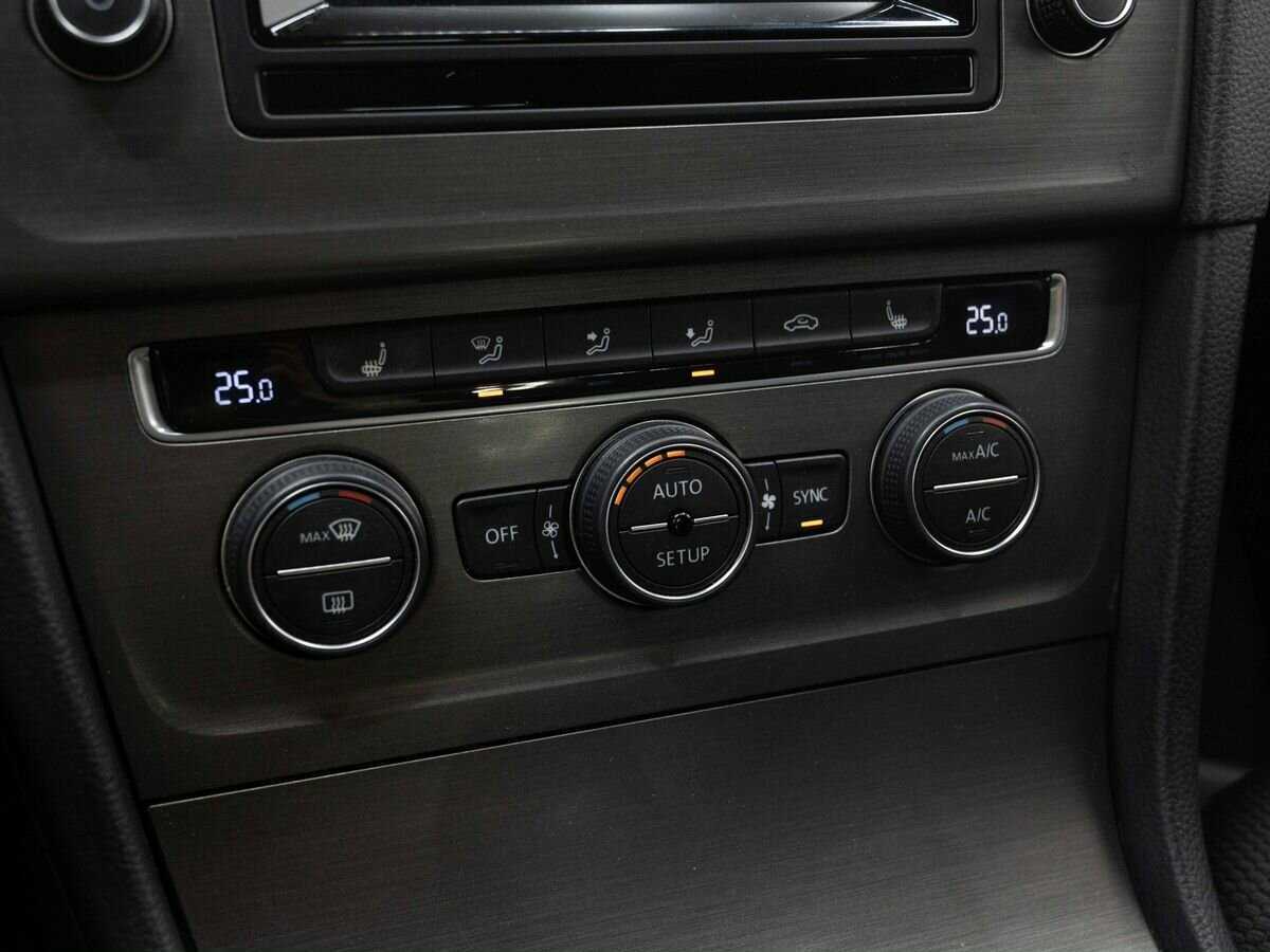 Volkswagen Golf с пробегом — 2013 год. Фото: #20