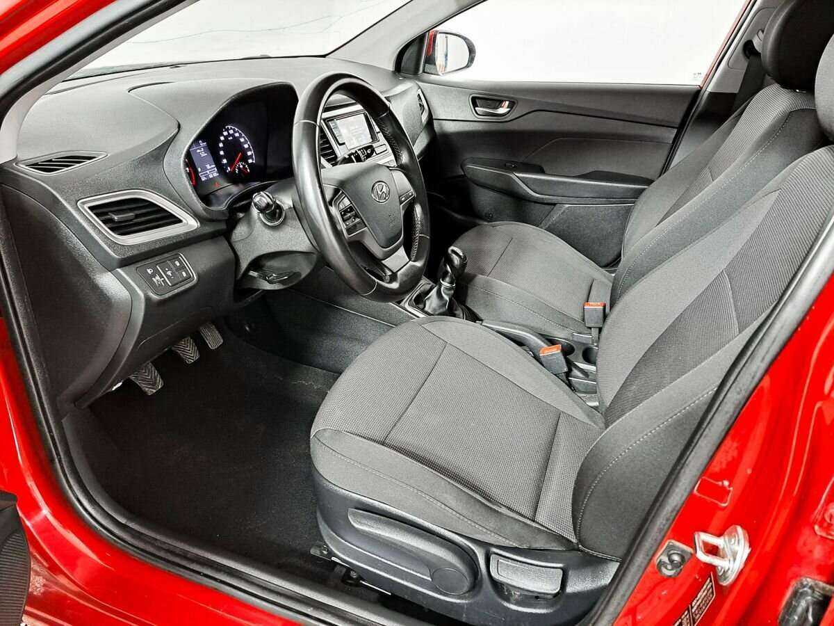 Hyundai Solaris с пробегом — 2019 год. Фото: #13