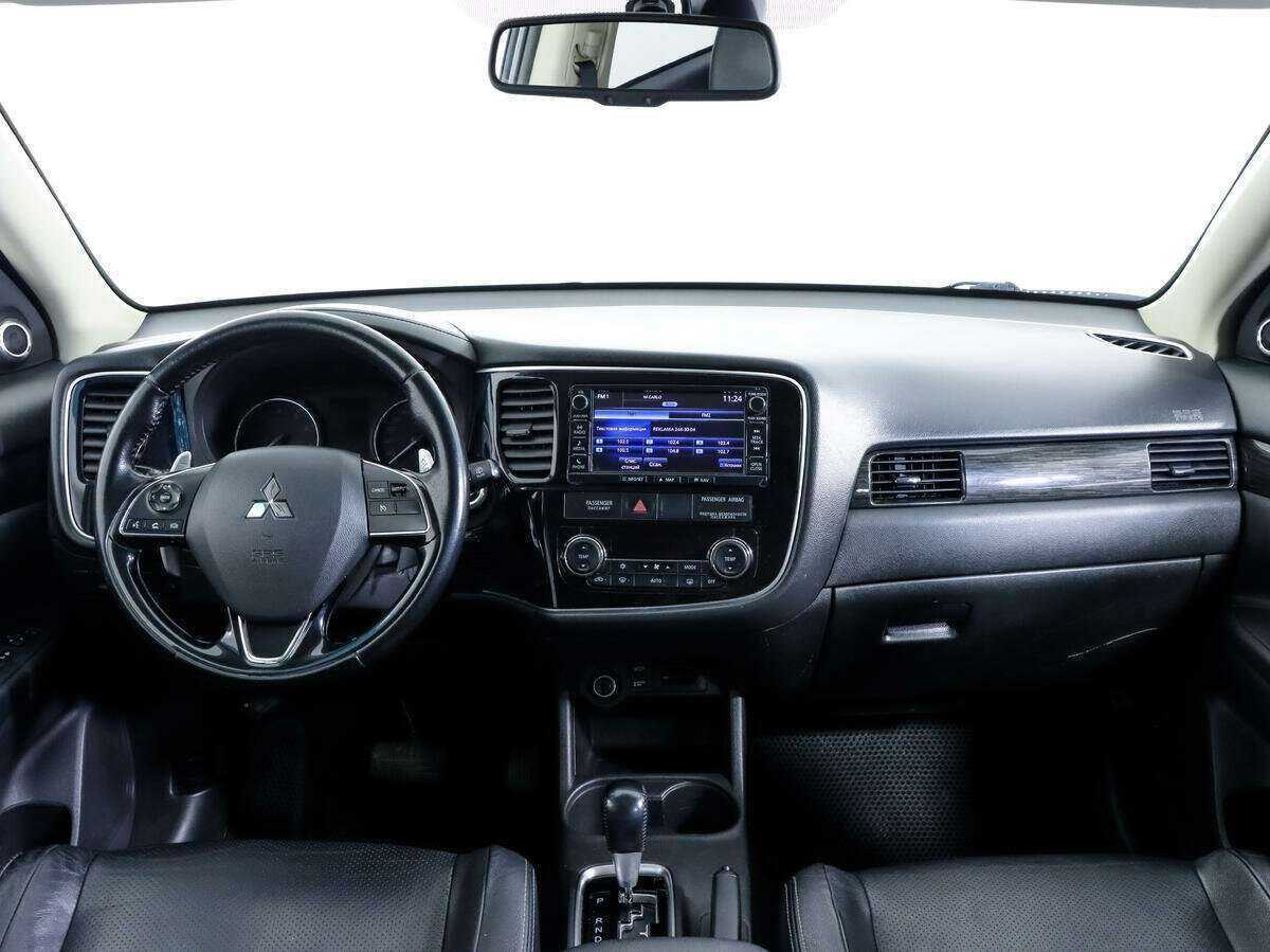 Mitsubishi Outlander с пробегом — 2016 год. Фото: #9