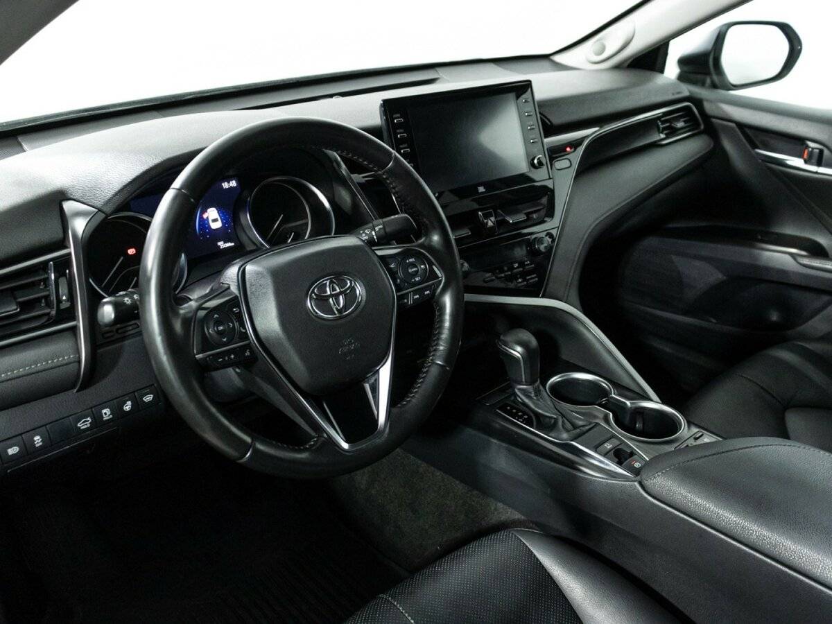 Toyota Camry с пробегом — 2021 год. Фото: #9