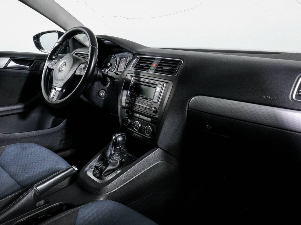Volkswagen Jetta с пробегом — 2013 год. Фото: #8