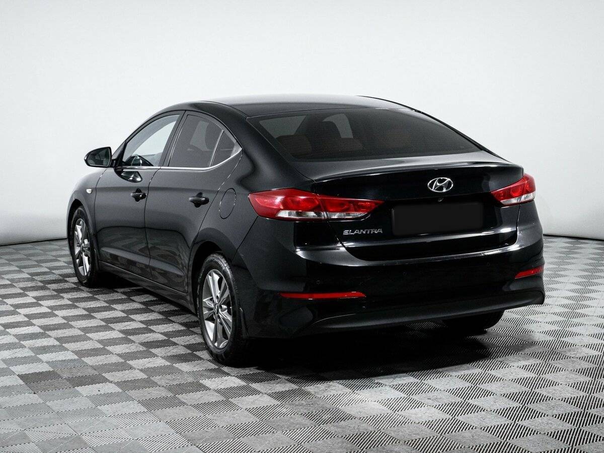 Hyundai Elantra с пробегом — 2016 год. Фото: #5