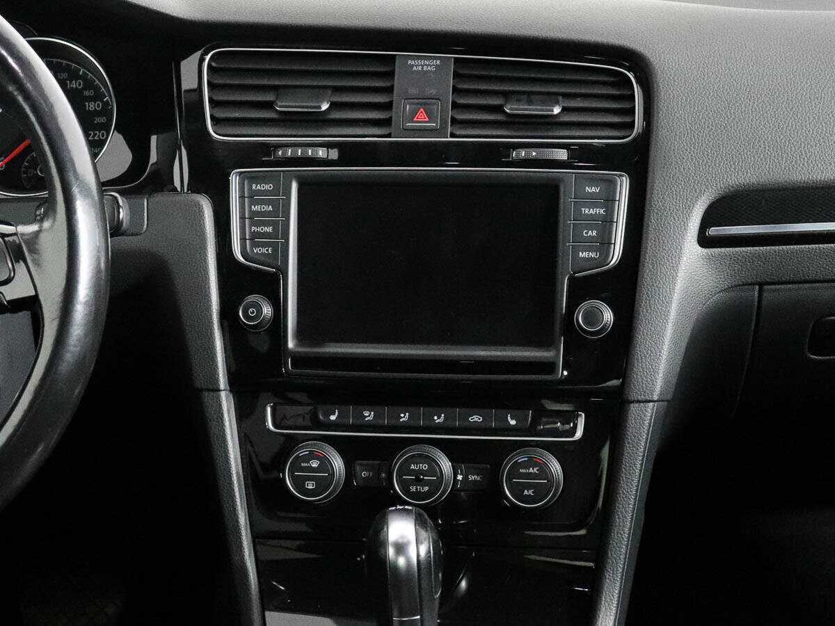 Volkswagen Golf с пробегом — 2013 год. Фото: #10