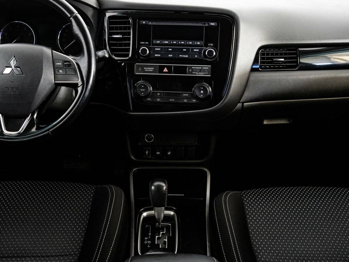 Mitsubishi Outlander с пробегом — 2020 год. Фото: #12