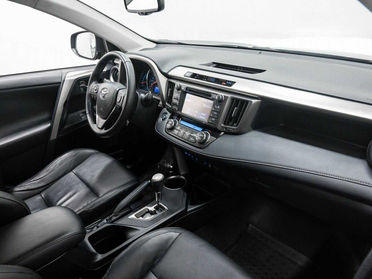 Toyota RAV4 с пробегом — 2013 год. Фото: #7
