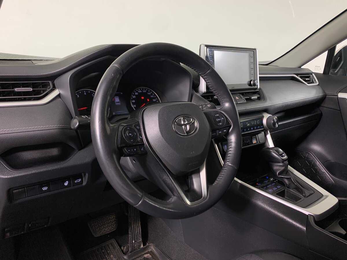 Toyota RAV4 с пробегом — 2020 год. Фото: #11