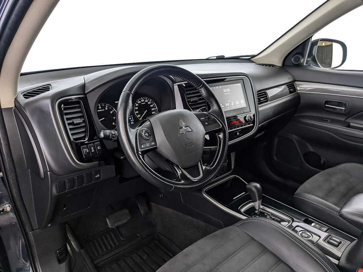 Mitsubishi Outlander с пробегом — 2021 год. Фото: #10