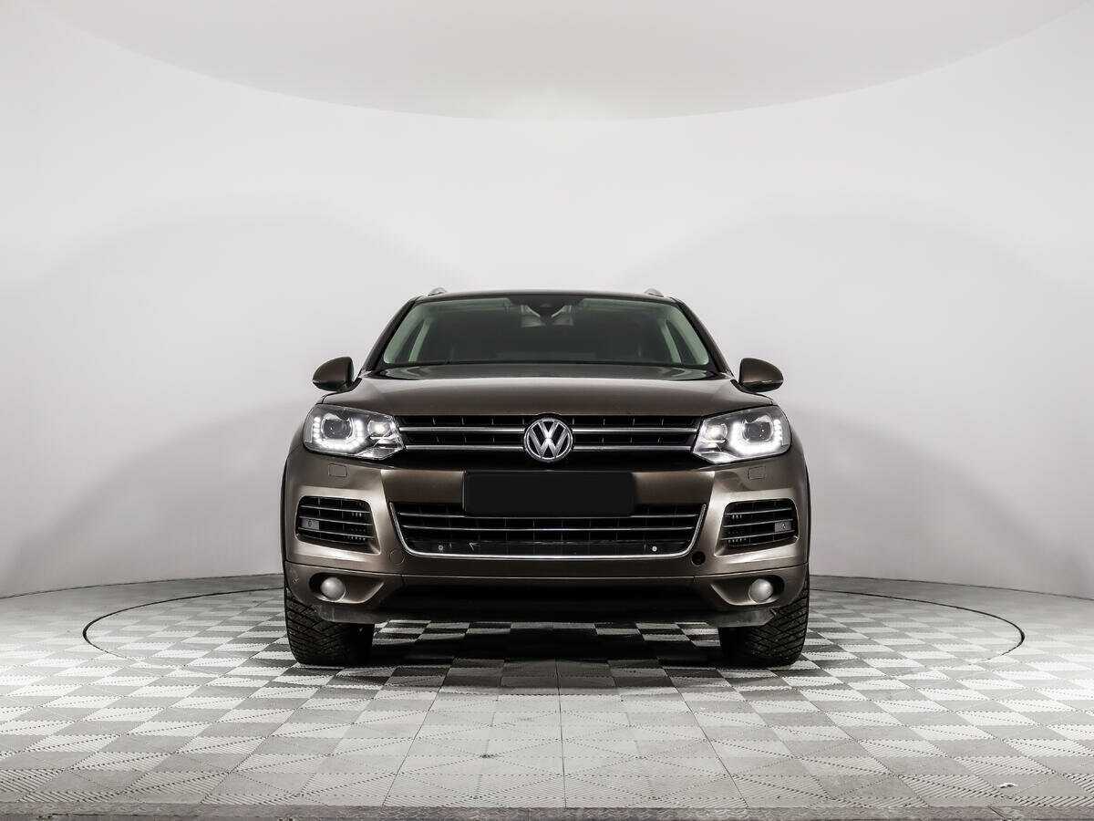 Volkswagen Touareg с пробегом — 2012 год. Фото: #1