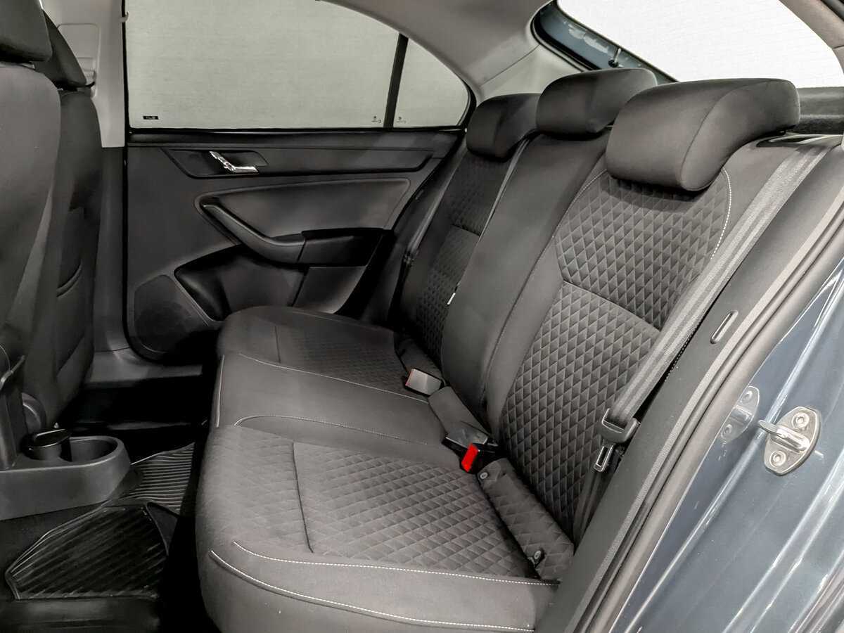 Skoda Rapid с пробегом — 2016 год. Фото: #11