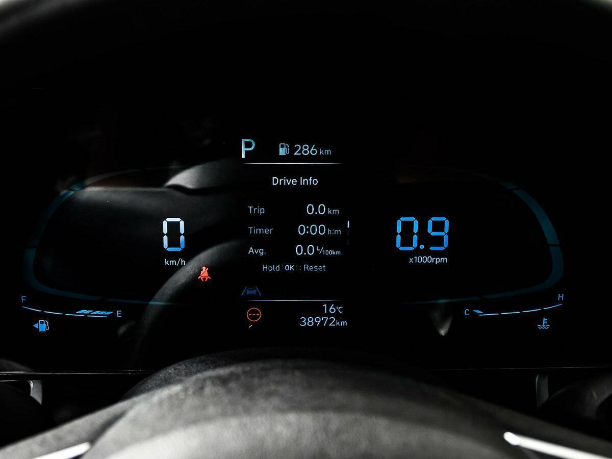 Hyundai Elantra с пробегом — 2023 год. Фото: #9