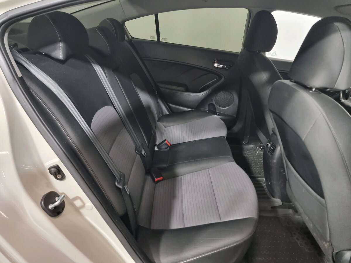 Kia Cerato с пробегом — 2014 год. Фото: #8