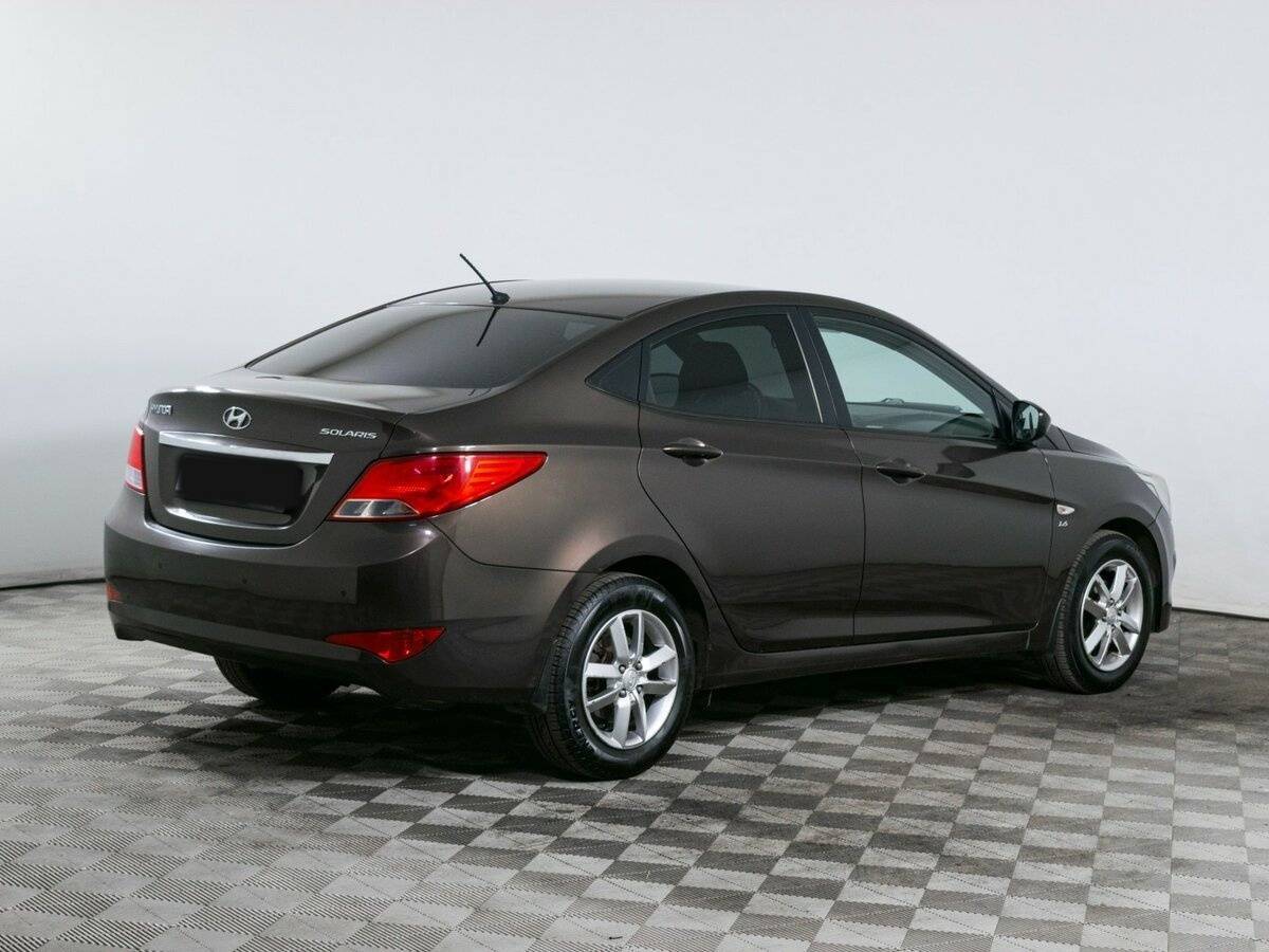 Hyundai Solaris с пробегом — 2014 год. Фото: #3